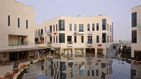 taj mall amman stores.